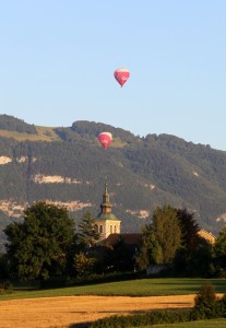 église de Thairy et montgolfières